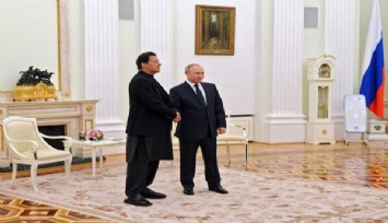Putin, savaşın ortasında Pakistan Başbakanı Khan'ı Kremlin Sarayı'nda ağırladı