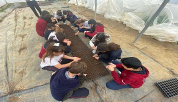 Efes Tarlası Yaşam Köyü çocukları toprakla buluşturuyor