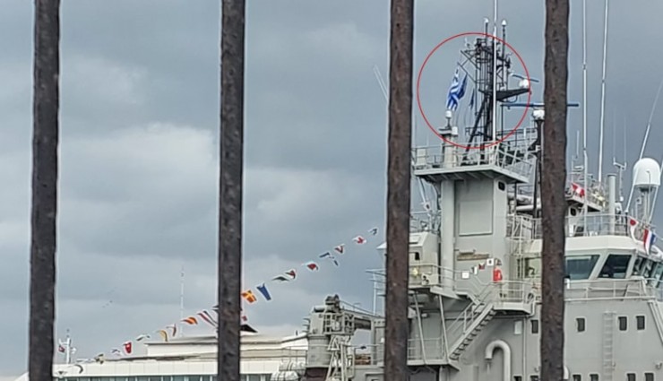 MSB'den 'İzmir'de Türk bayrağı çekmeyen Yunan gemisi' açıklaması