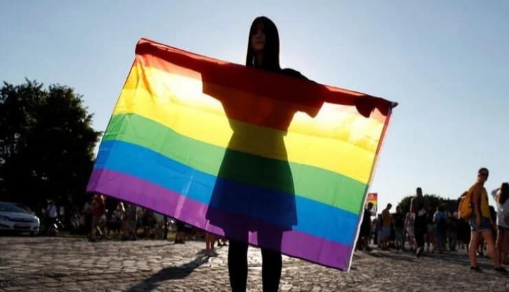 Tayland’da eşcinsel evliliğe ilk onay