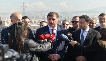 Tugay, İzmir'in çernobilini ziyaret etti: Bunun yoluÖzhaseki’nin önündeki evrağa imza atmasından geçiyor