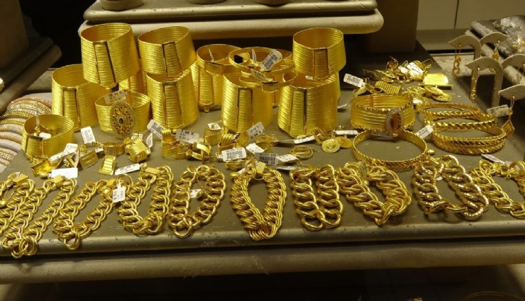 Ekonomistten altın tahmini: Yıl sonu altının ons fiyatı 2 bin 700 dolar seviyelerini görebilir