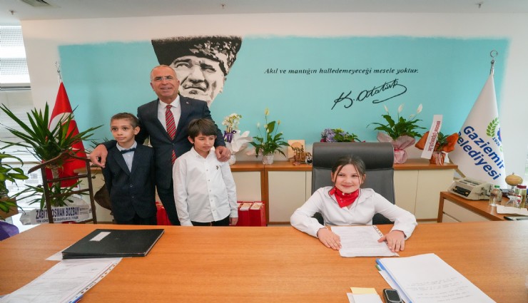 Gaziemir’de koltuk çocuklarda: Başkan Işık çocukların projelerini dinledi