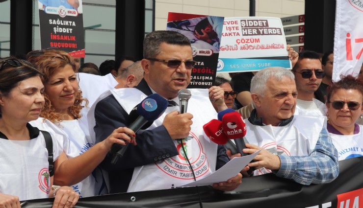 İzmir'de hastane önünde eylem: 'Şiddet varsa hizmet yok'