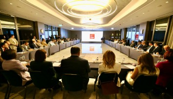İzmir'i 5 yıl yönetecek Belediye Başkanları ilk toplantısını yaptı