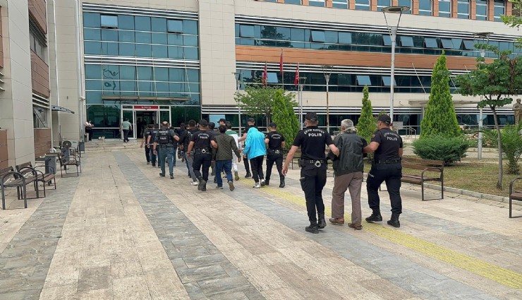 İzmir’deki helikopter destekli operasyon: 45 zehir taciri tutuklandı