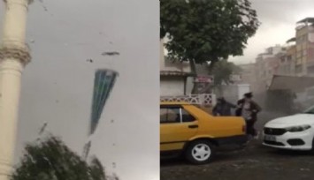 Fırtına minareyi yıktı, altından geçenler saniyelerle kurtuldu