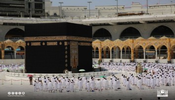 Mescid-i Haram ve Mescid-i Nebevi tam kapasite ibadete açılıyor
