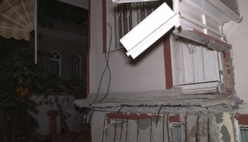 Apartman dairesinin balkonu çöktü, bina tahliye edildi