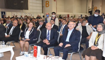 Kılıçdaroğlu muhtarlara seslendi: 'Ben sizin oyunuza talip değilim. Ben sizin sorunlarınızı çözmeye talibim”