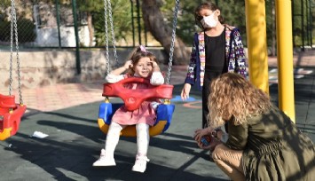 Mucize Bebek Ayda, annesinin adının verildiği parkta oyun oynadı