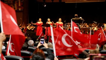 İzmir'de yürekler Cumhuriyet için attı