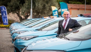 İzmir Büyükşehir Belediyesi elektrikli araçları İzmirlilerin kullanımına sunuyor