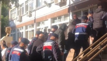 Kemalpaşa Belediyesi'ne rüşvet operasyonunda 3 tutuklama  