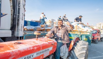 İzmir Büyükşehir Belediyesinden hayvancılığa rekor destek: 30 bin çuval yem dağıtıldı