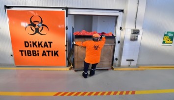 İzmir’de 1.5 yılda 13 bin ton tıbbi atık evsel atığa dönüştürdü