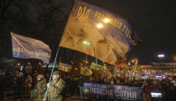 Ukrayna'da, Poroşenko destekçileri Başkanlık binasını basmaya çalıştı