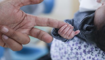 Yunanistan’ın ölüme terk ettiği hamile göçmenlerin bebekleri Türkiye'de dünyaya geldi