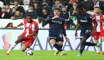 Trabzonspor ilk yenilgisini aldı