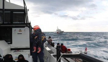 Göçmenleri taşıyan tekne battı: 2 can kaybı