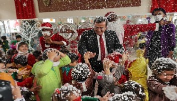 Başkan Batur Konaklı çocukların  yılbaşı coşkusuna katıldı