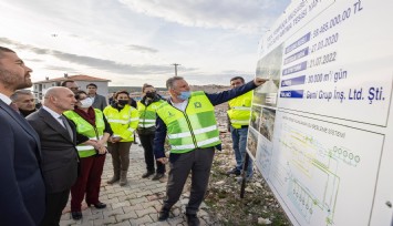 Başkan Soyer, Foça’da yatırımları inceledi, muhtarları dinledi
