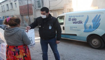 Konak'ta dar gelirli vatandaşa kara kış destek paketi dağılıyor