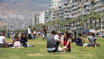 Kısıtlamasız ilk cumartesi Kordon Boyu dolup taştı