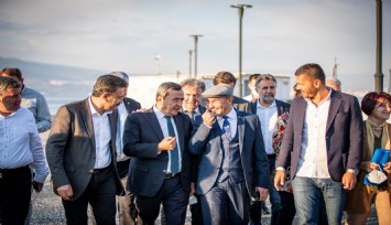 İzmir’in CHP'li başkanları kentin geleceğine dair planlar için bir araya geldi   