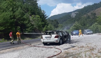 İzmir’de ormanlık alanda çıkan araç yangını korkuttu  