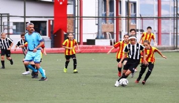 Bayraklı Belediyesinden Koronavirüs nedeniyle hayatını kaybeden Meclis Üyesi Hasan Karabağ adına futbol turnuvası