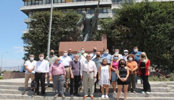 Gazeteciler Konak'tan seslendi: 'Haberden tasarruf olmaz: Yerel basını öldürmeyin'