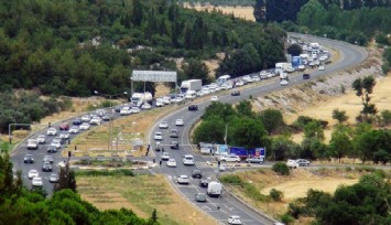 Bayram tatiline erken çıkan vatandaşlar nedeniyle Aydın’da başlayan araç kuyruğu Muğla’ya kadar devam etti  