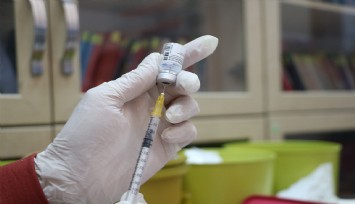 Sağlık Bakanlığından yeni Koronavirüs kararları: 15 yaş üzerindeki tüm çocuklar ve kronik rahatsızlığı bulunan 12 yaş üzerindeki çocuklar da aşı olabilecek