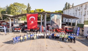 Başkan Soyer İzmir’in yangın savaşçılarını ziyaret etti: Bu gurur tarif edilemez