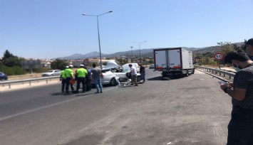 Güzelbahçe’de otoyol çıkışında feci kaza: 1 can kaybı, 1 yaralı