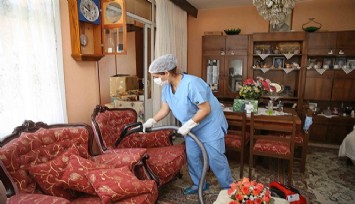 Karşıyaka Belediyesinden ekonomik durumu yetersiz, engelli ve yaşlı vatandaşlara evde temizlik ve kuaförlük hizmeti