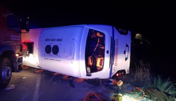 Manisa'da işçi servisi otomobille çarpıştı: 4 ölü, 5 yaralı