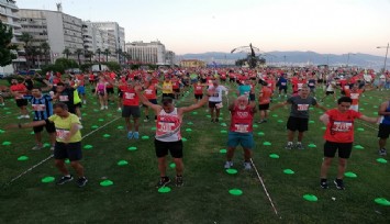 9 Eylül İzmir Yarı Maratonu rekor katılımla başladı  