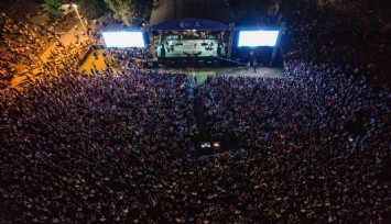 İEF’de coşku, renkli gecelerle sürüyor