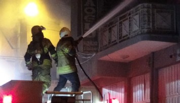 İzmir'de mobilya atölyesinde yangın çıktı, yandaki binalar boşaltıldı