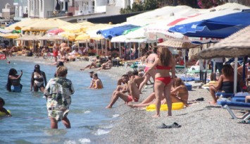 Bodrum sahilleri yine tıklım tıklım