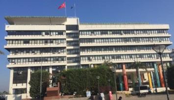 Mimarlar Odasının başvurusunu değerlendiren Koruma Kurulu, İzmir Büyükşehir Belediye binasının yıkımını durdurdu