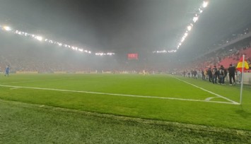 Gürsel Aksel Stadı'nı duman altında bırakan yangın
