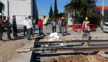 İzmir Büyükşehir Belediyesinden Çiğli Tramvayı inşaatı açıklaması: İşyerlerine her tonajda araç giriş çıkışı sorunsuz yapılabiliyor
