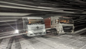 Burası Türkiye: Eylül’de kar ve tipi nedeniyle yollar kapandı