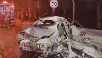 Beton bariyerlere çarpan otomobil alev aldı: 1 can kaybı, 1’i ağır 3 yaralı  
