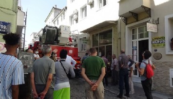 İzmir'de otel yangını:  3 kişi dumandan etkilendi