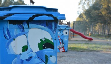 İzmir’de parklara renk geldi