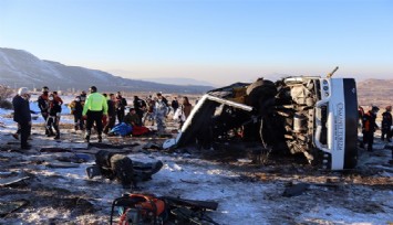 Feci kaza: Otobüs şarampole yuvarlandı